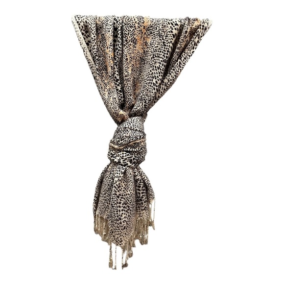 Leopard Scarf with Fringe. Brand and material unknown. - Picture 3 of 5